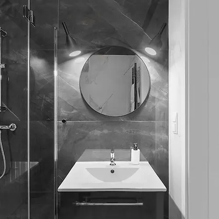 Appartement Panther Right In The Of Wrocław