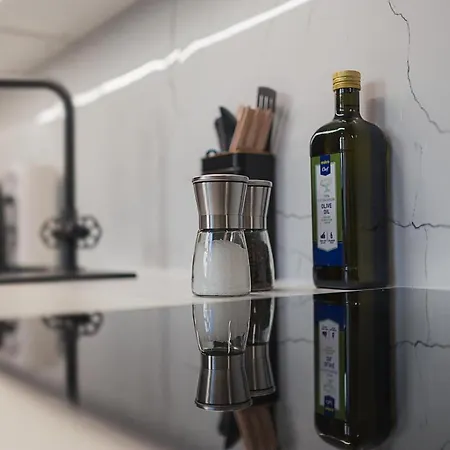 Panther Right In The Of Appartement